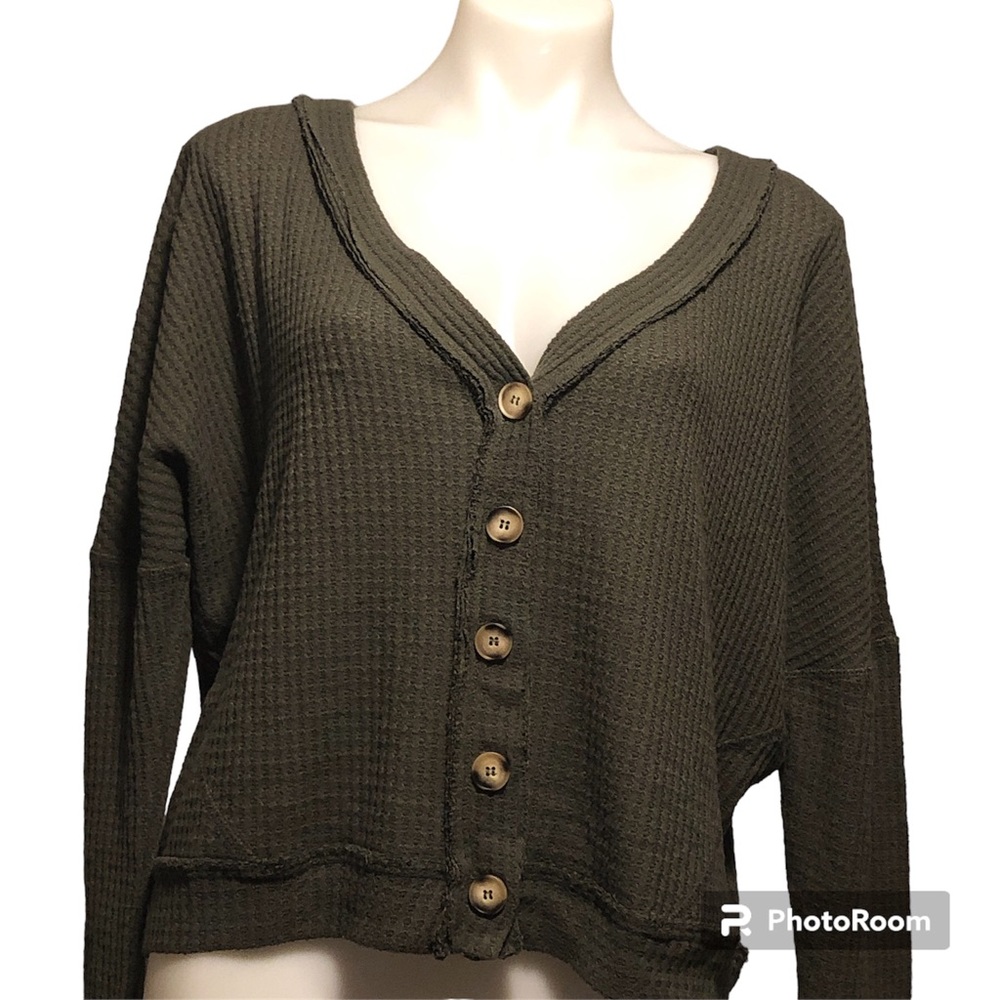 !SOLD! Olive green Large long Sleeve Crop Top